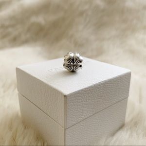 Pandora flower charm